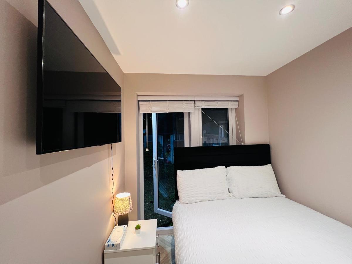 Lbt Property Ltd London Exteriör bild